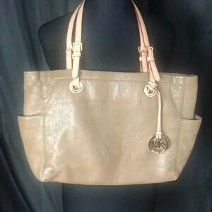 Michael Kors Bucket Bag